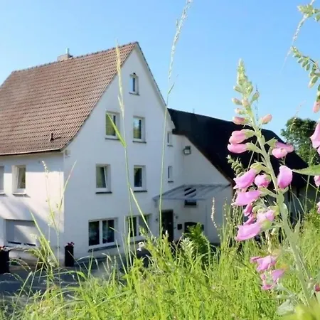 1 Hof-waldwinkel * Sundern
